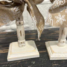 Load image into Gallery viewer, Set of 2 snowmen on spindles
