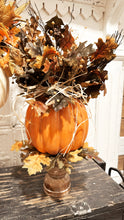 Load image into Gallery viewer, Pumpkins floral on stand
