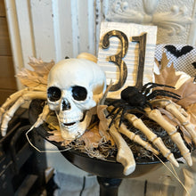 Load image into Gallery viewer, Halloween Bowl on stand
