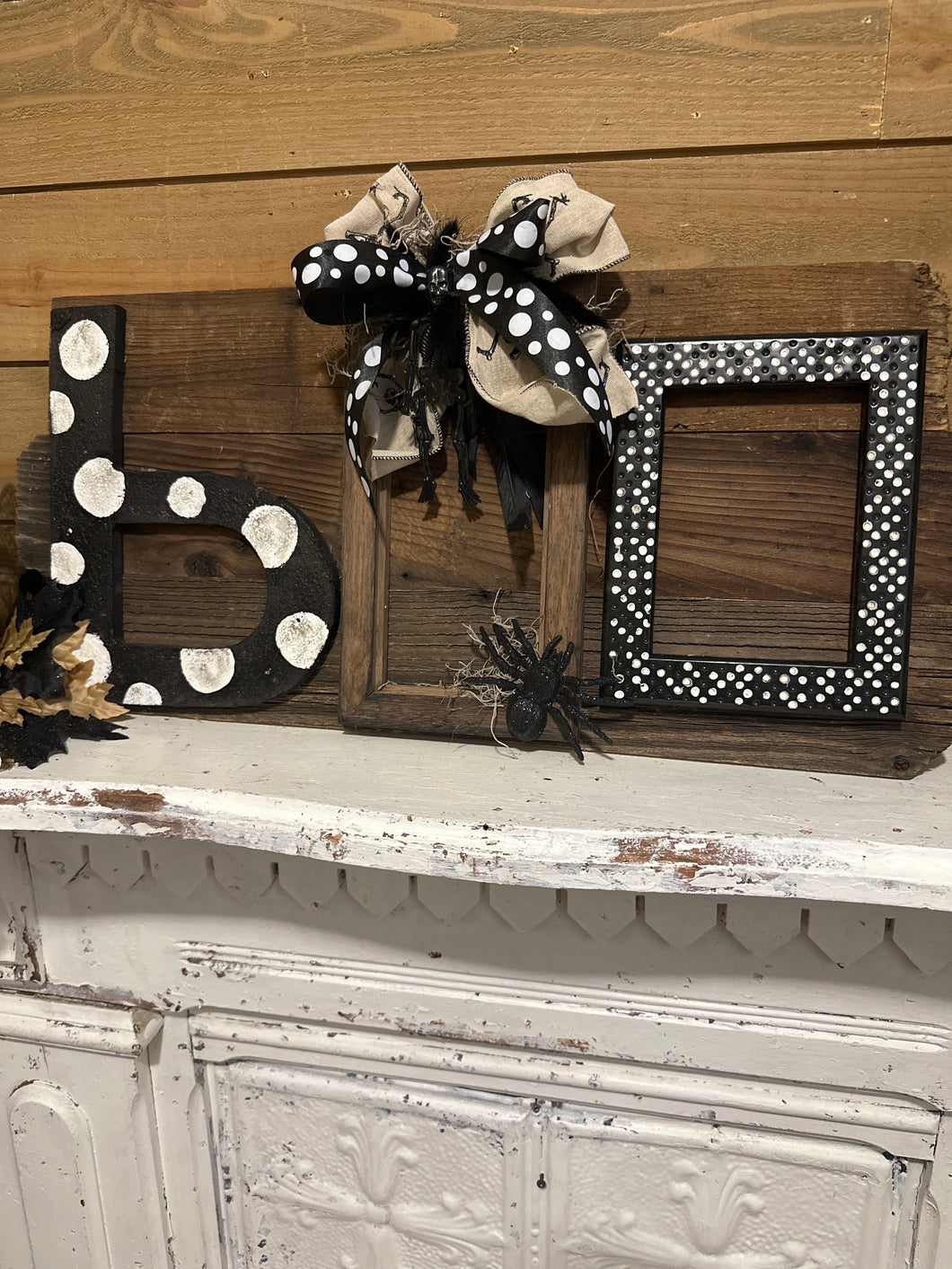 Boo sign