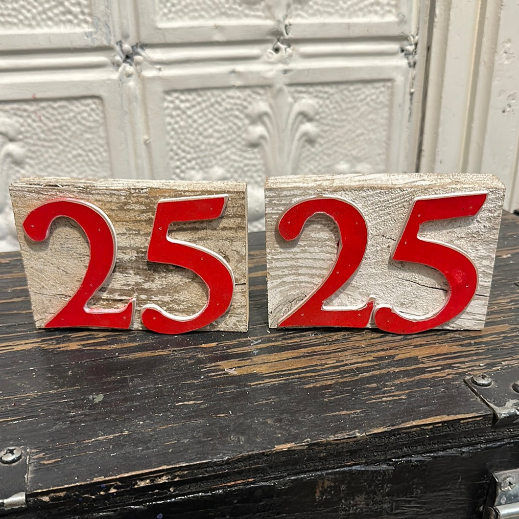 Assorted 25 tiered tray signs