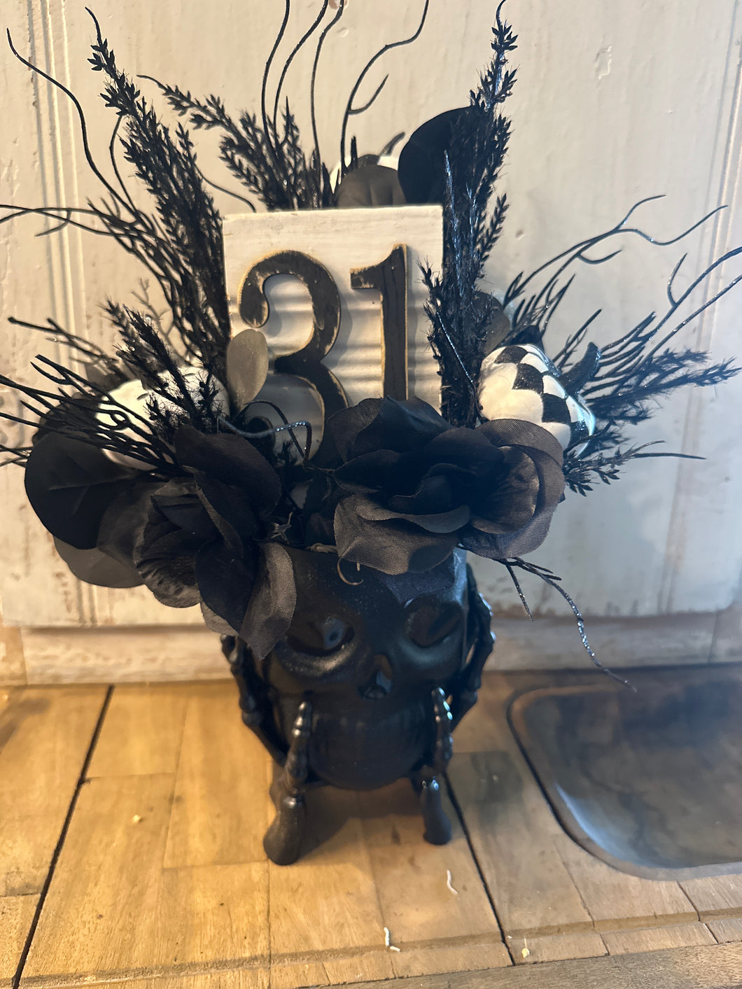 Spooky arrangement in skull head