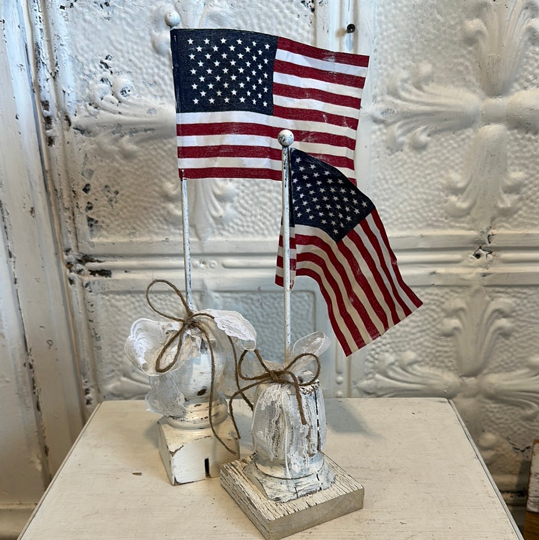 Set of 2 chunky spindle flags