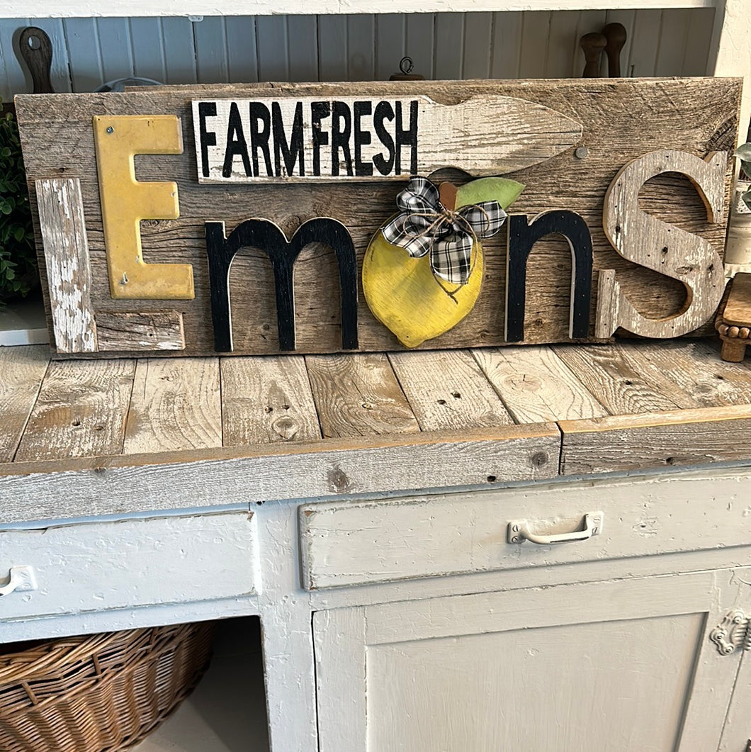Farm fresh Lemons sign