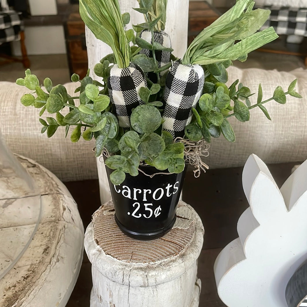 Tiered tray carrot arrangement