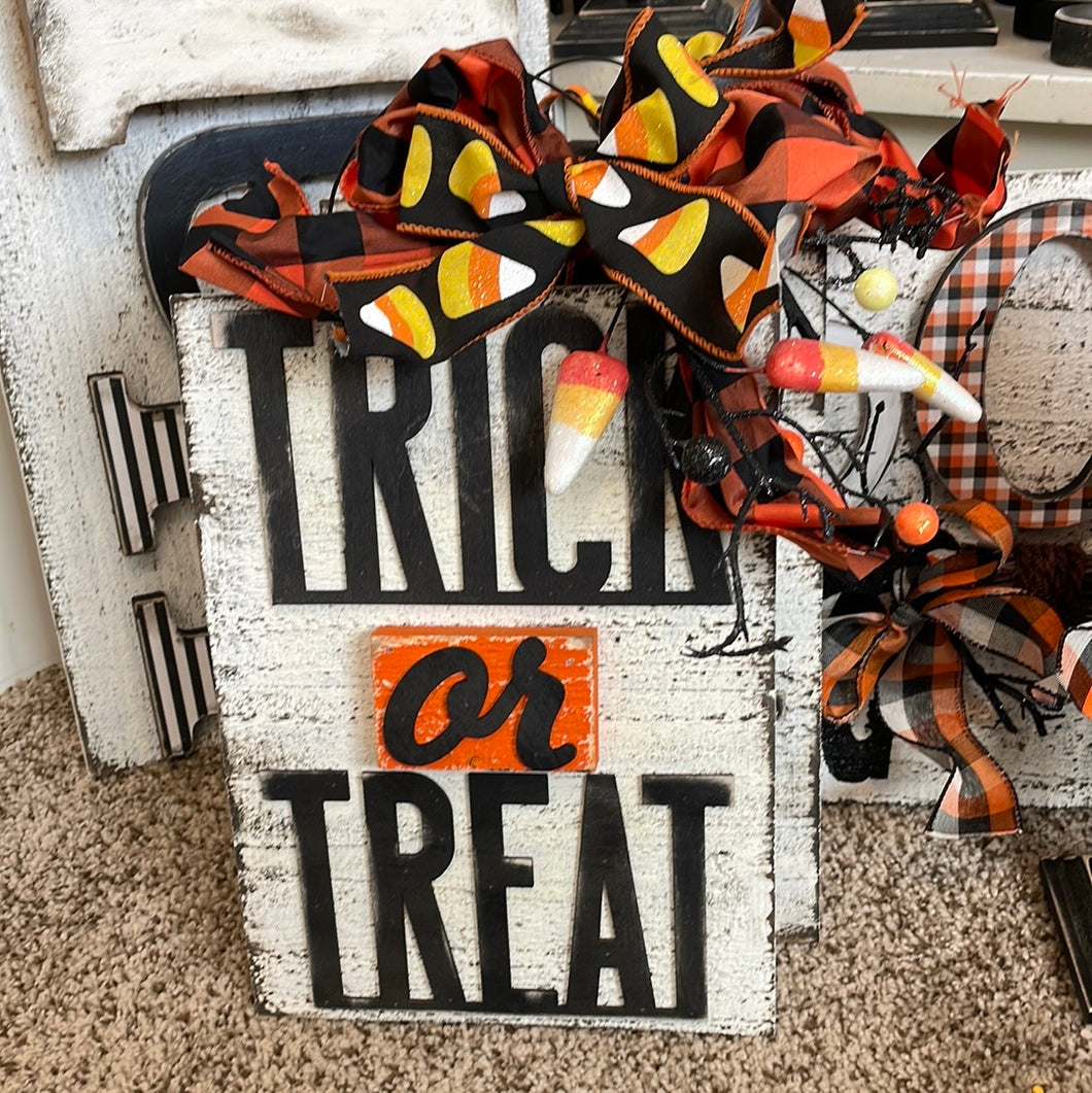 Trick or treat sign