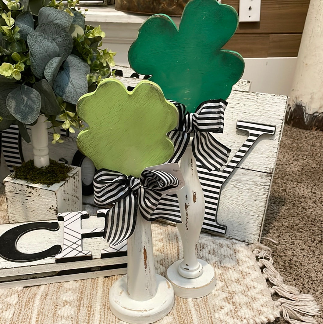 Set of two shamrocks on spindles
