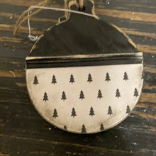 Load image into Gallery viewer, Set of 3 ornaments
