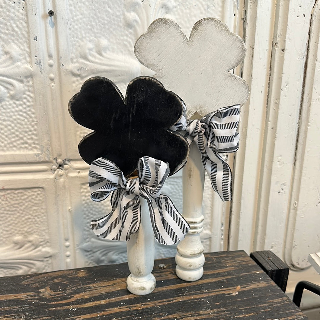Set of 2 shamrocks on spindles