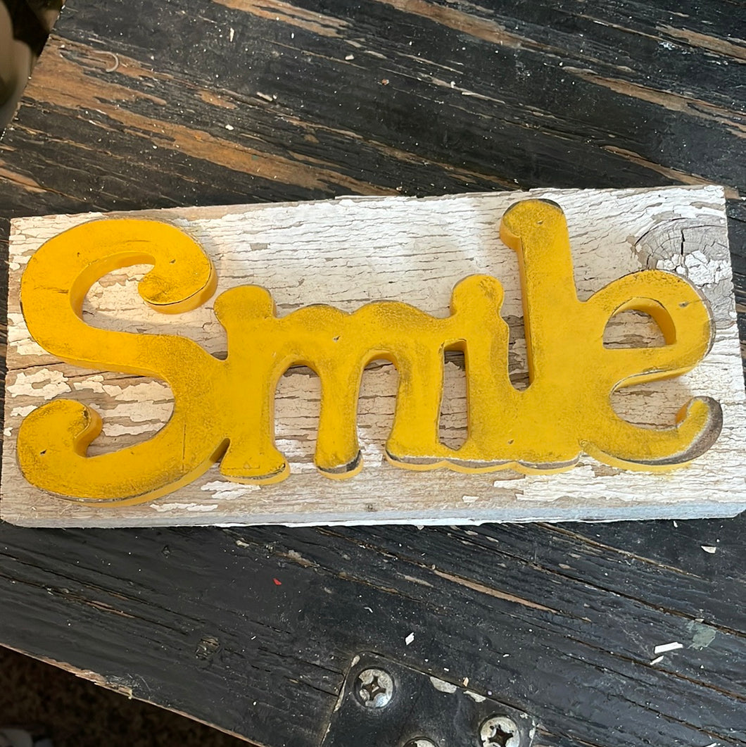 Smile tiered tray sign