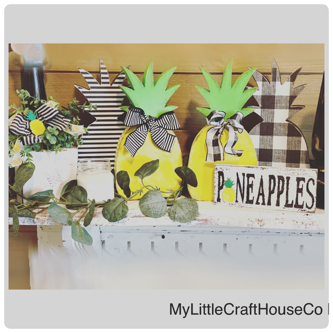Set of 2 pineapple