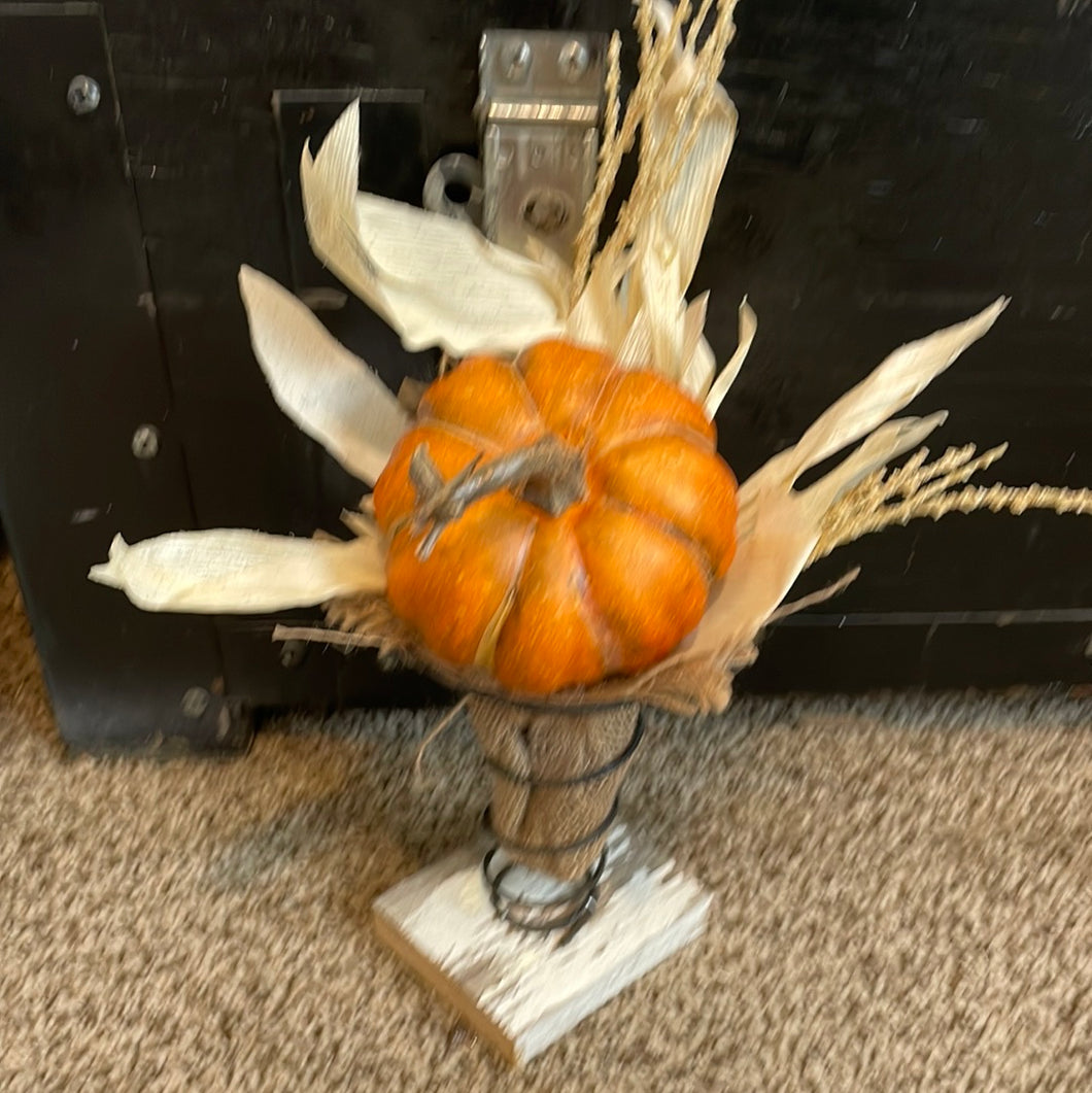 Cornstalk/pumpkin spring