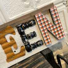 Load image into Gallery viewer, Halloween sign

