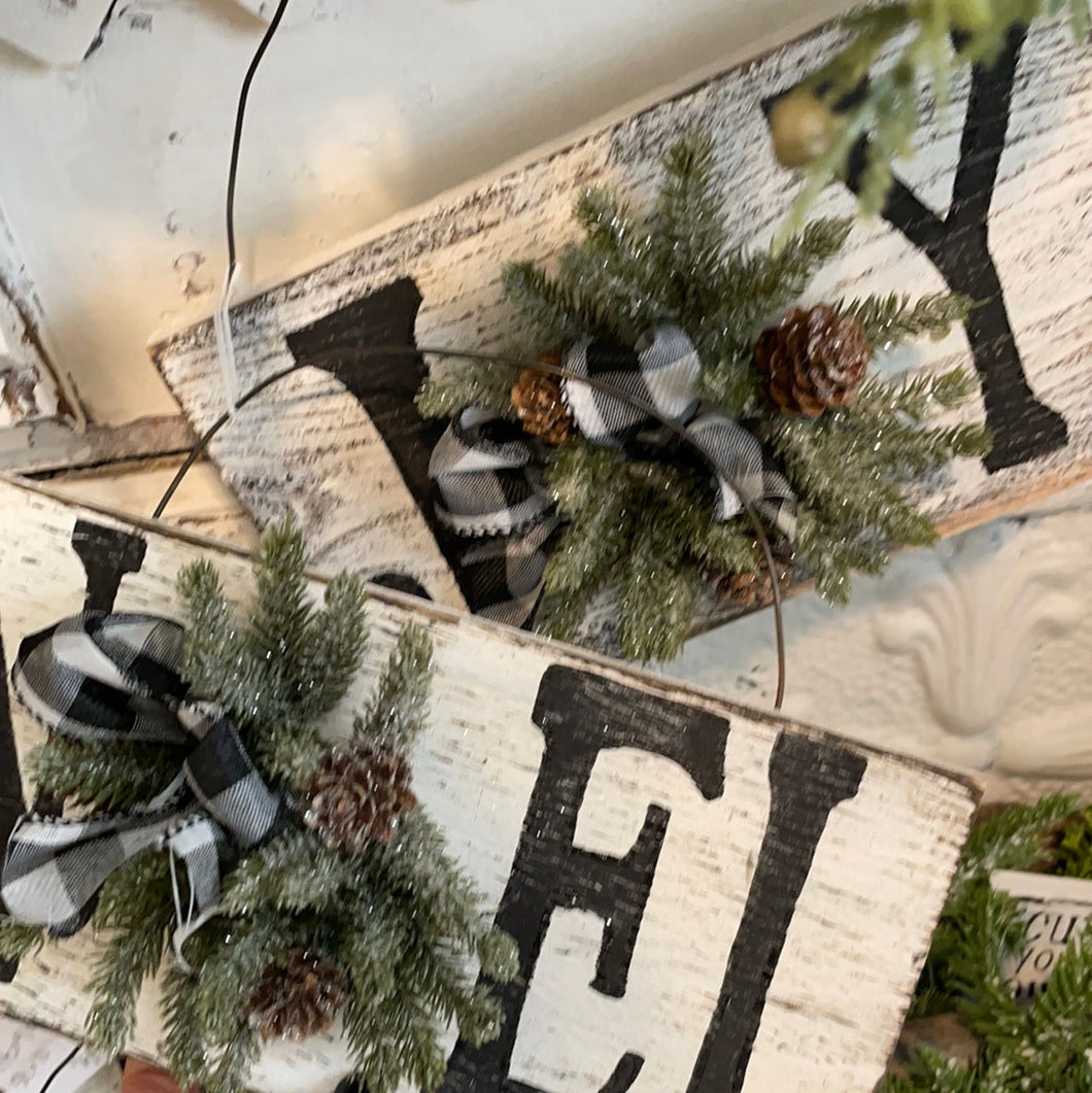 Small Noel/joy set of 2 signs