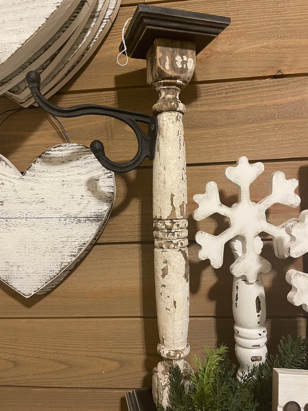 Chippy white towel holder