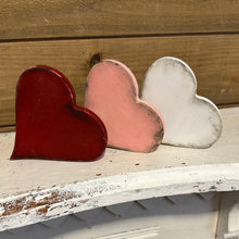 Load image into Gallery viewer, Tiered tray set of 3 hearts
