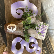 Load image into Gallery viewer, Egg hunt this way sign
