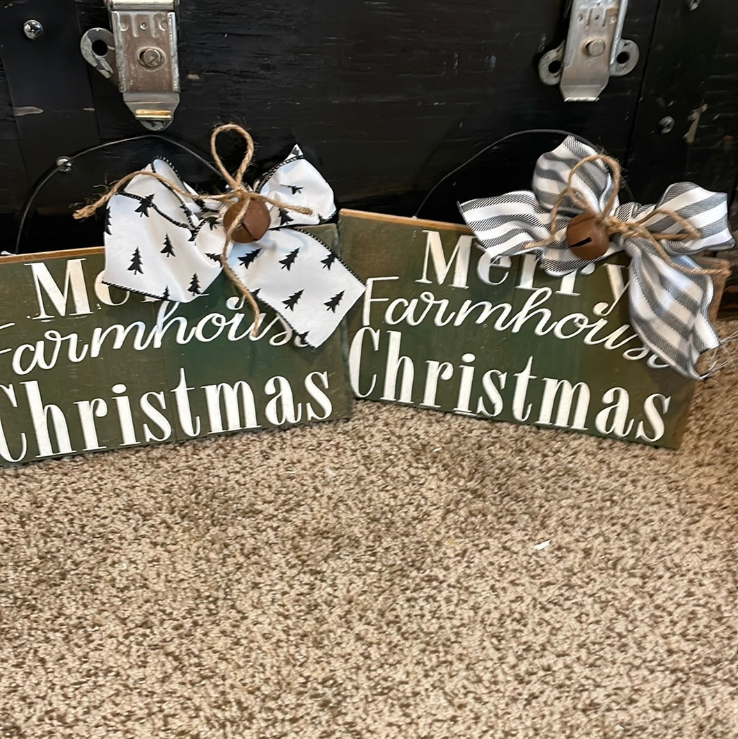 Merry farmhouse Christmas sign