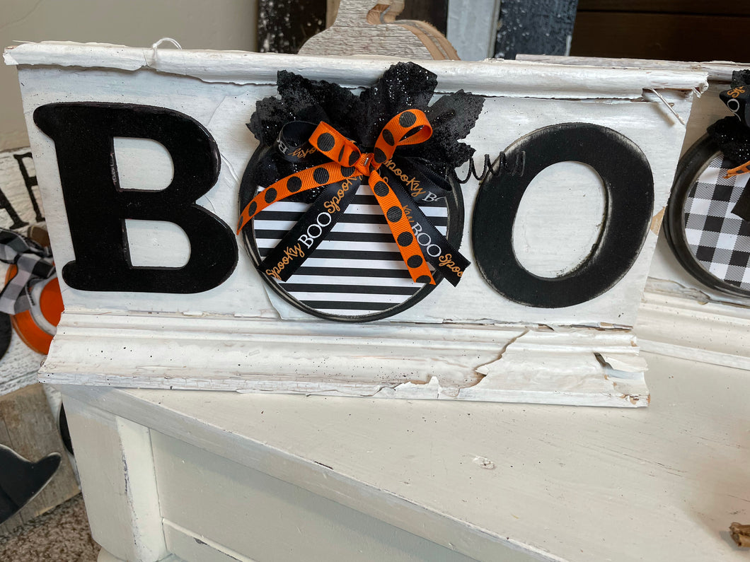 Boo molding sign