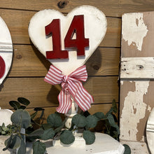 Load image into Gallery viewer, 14 heart on Spindle
