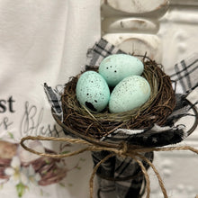Load image into Gallery viewer, Towel holder w/ towel &amp; nest in spring

