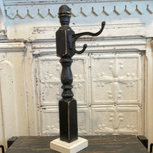 Load image into Gallery viewer, Black towel holder
