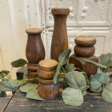 Load image into Gallery viewer, Set of 4 candle holders
