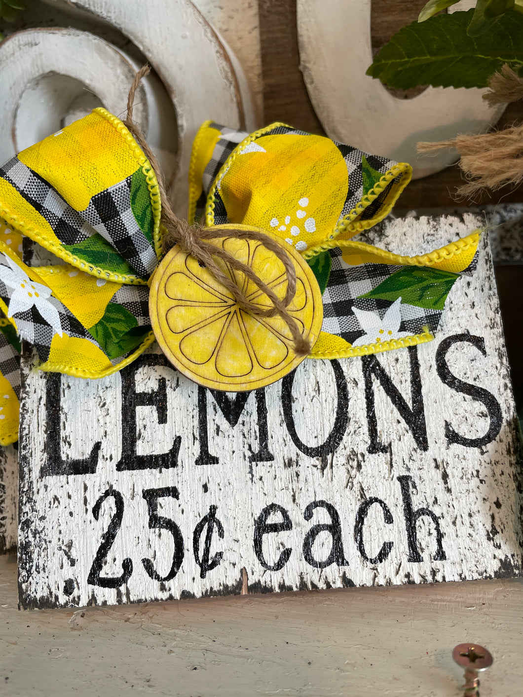 Lemon tiered tray sign