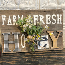 Load image into Gallery viewer, Farm fresh honey
