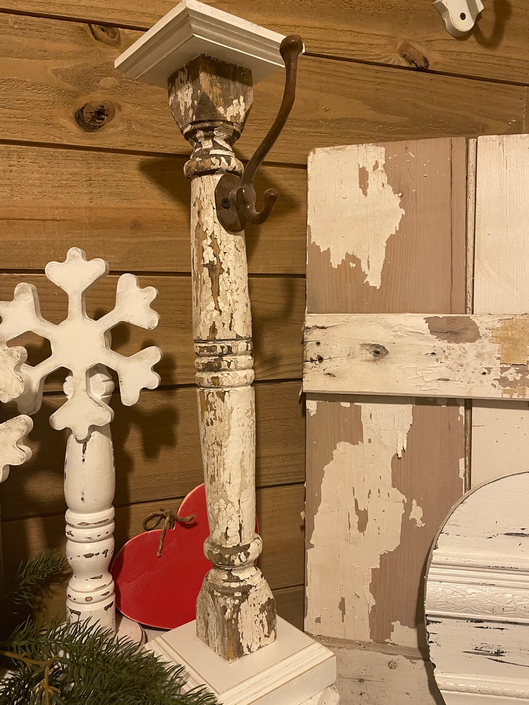 Chippy white towel holder