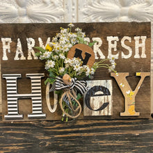 Load image into Gallery viewer, Farm fresh honey
