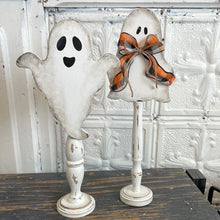Load image into Gallery viewer, Set of 2 spindle ghost
