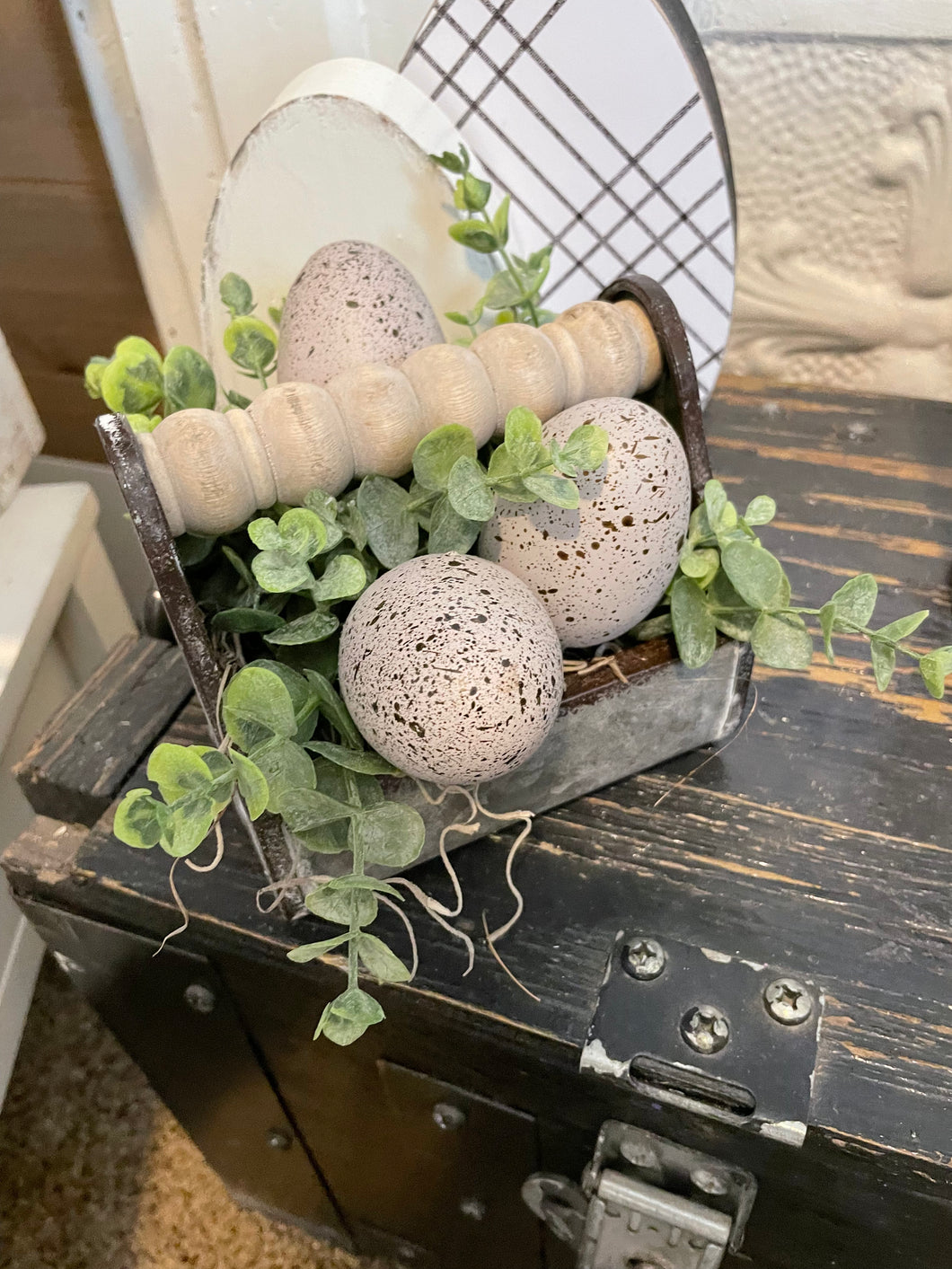 Purple egg arrangement