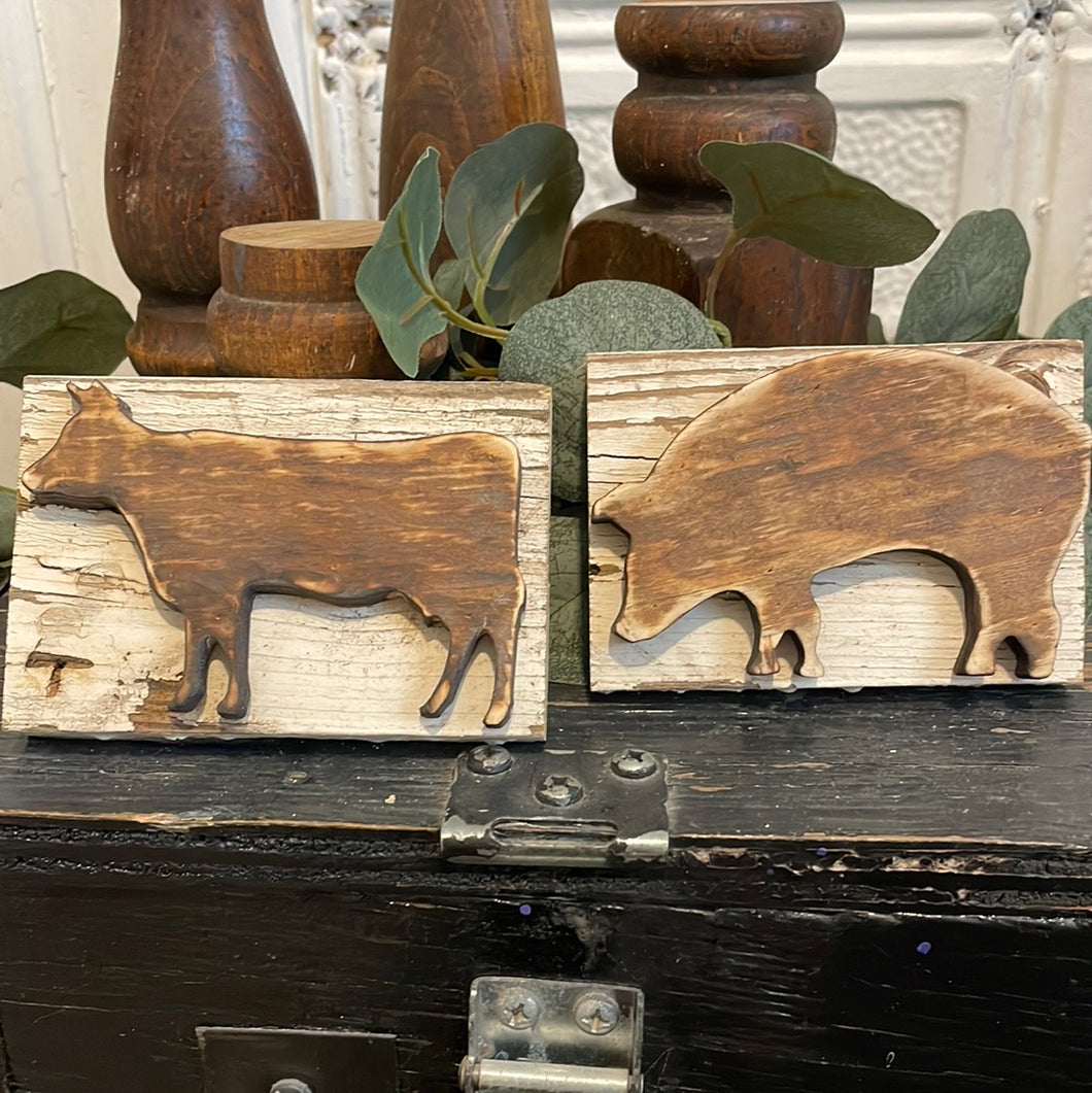 Set of 2 tiered tray animals