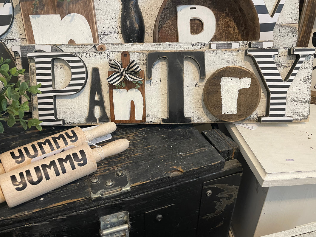 Small pantry sign