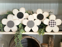 Load image into Gallery viewer, Set of 2 flowers
