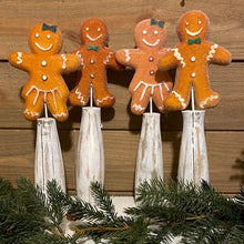 Load image into Gallery viewer, Set of 2 gingerbreads on spindles
