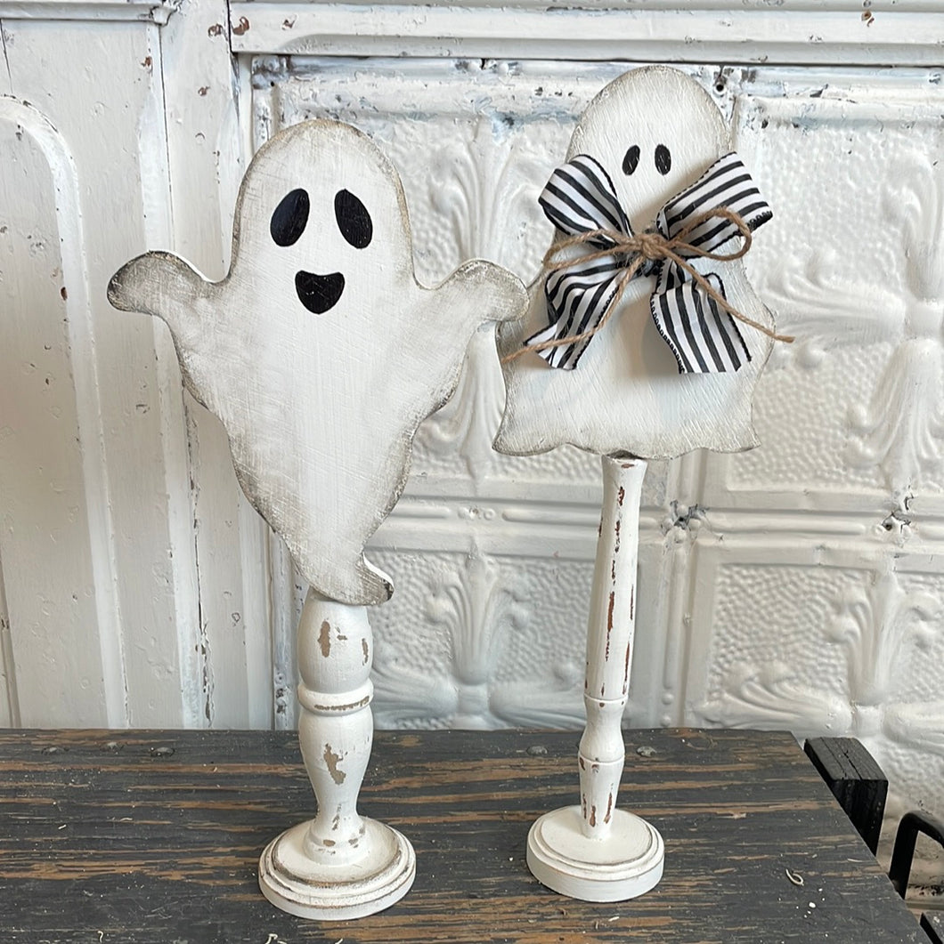 Set of 2 spindle ghost