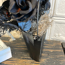 Load image into Gallery viewer, Skeleton arrangement
