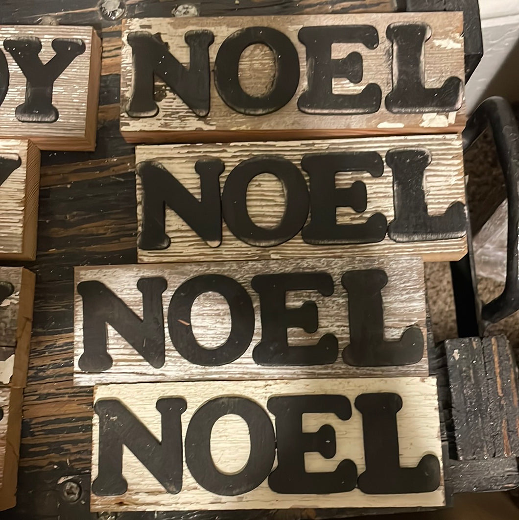Noel Tiered tray sign