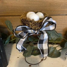 Load image into Gallery viewer, Nest  on spring
