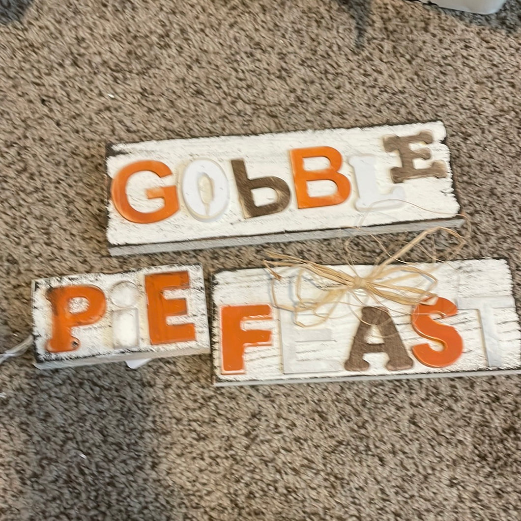 Gobble, pie, feast, tiered tray set