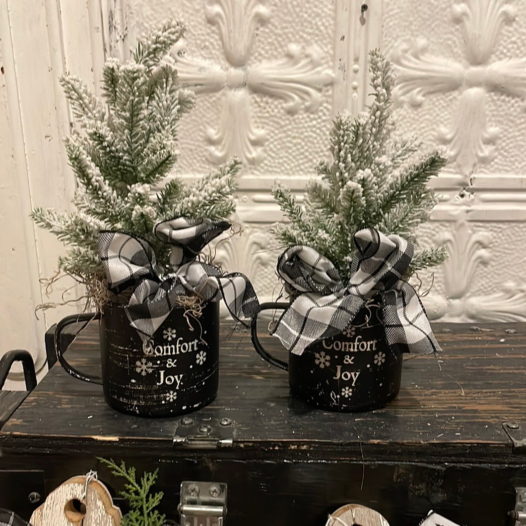 Flocked tree in mug