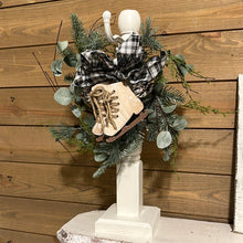 Load image into Gallery viewer, Wreath/Towel holder

