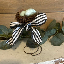 Load image into Gallery viewer, Nest  on spring
